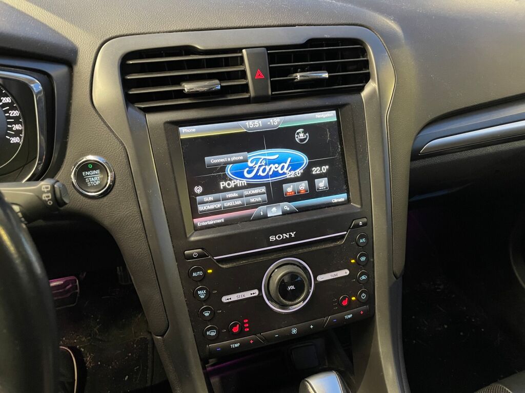 Ford Mondeo 2015 Punainen