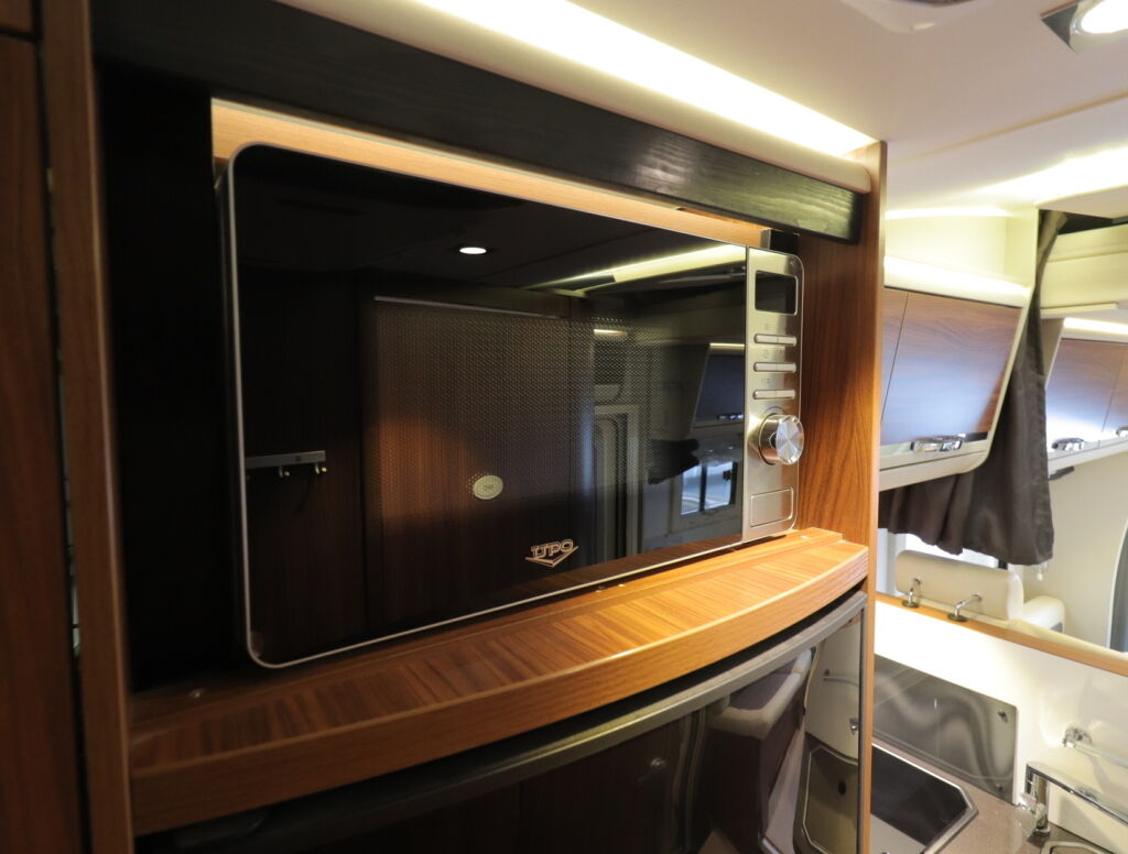 Adria Matrix Supreme M 687 SL 2016 Hopea