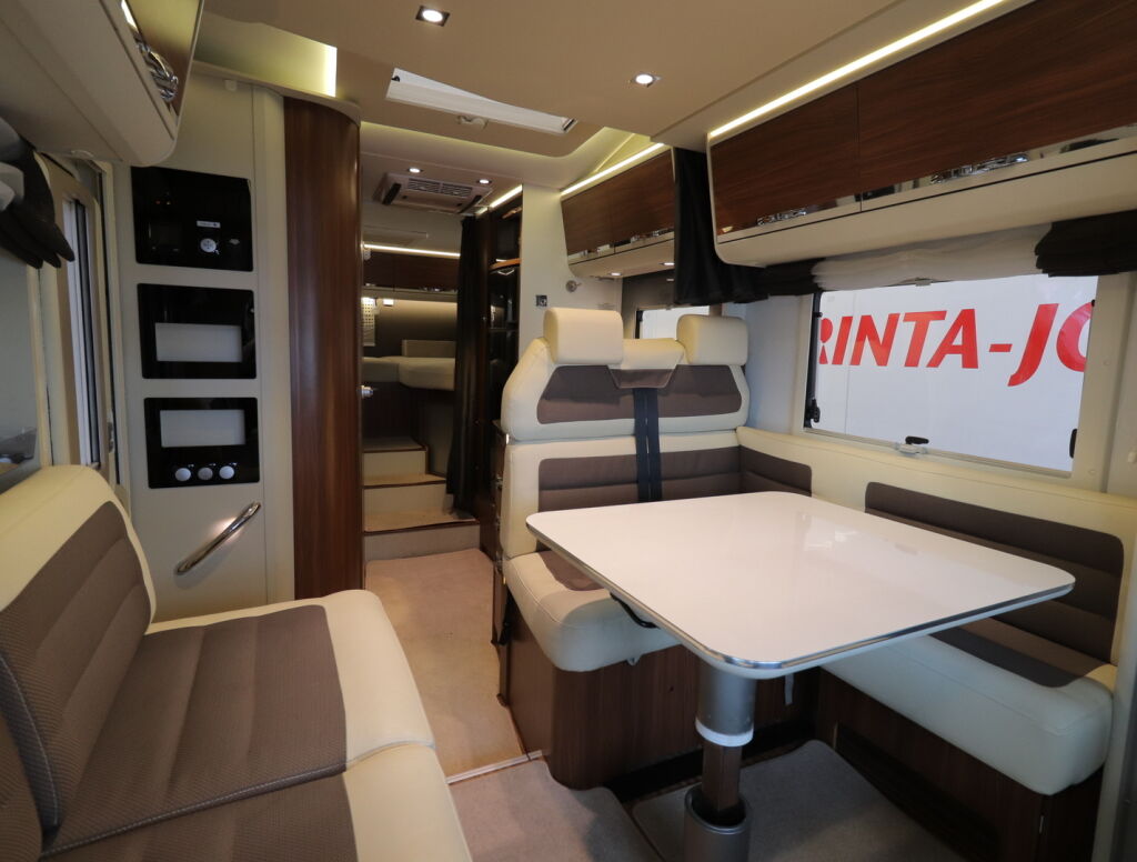 Adria Matrix Supreme M 687 SL 2016 Hopea