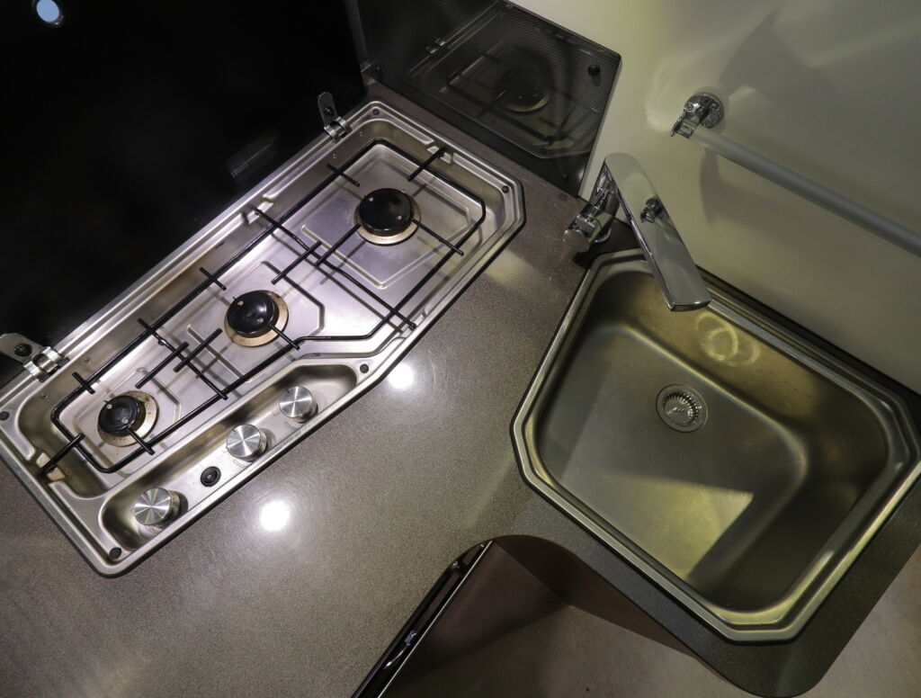 Adria Matrix Supreme M 687 SL 2016 Hopea