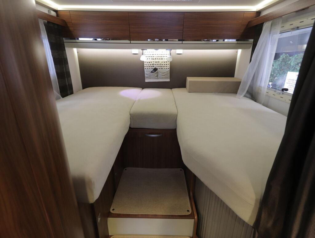 Adria Matrix Supreme M 687 SL 2016 Hopea