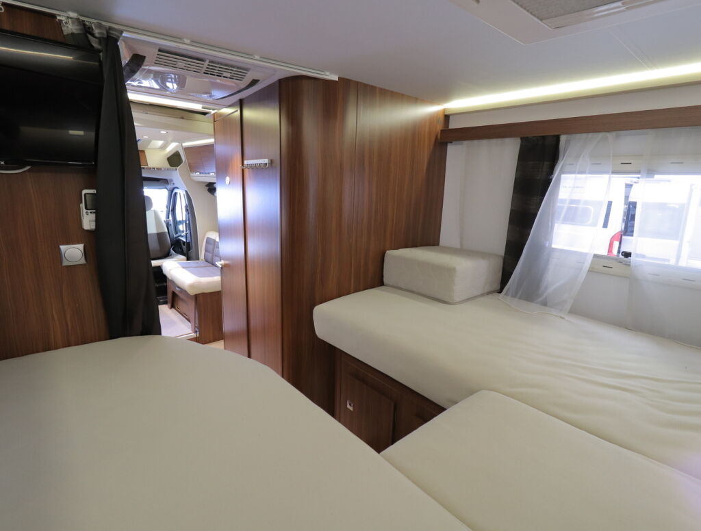 Adria Matrix Supreme M 687 SL 2016 Hopea