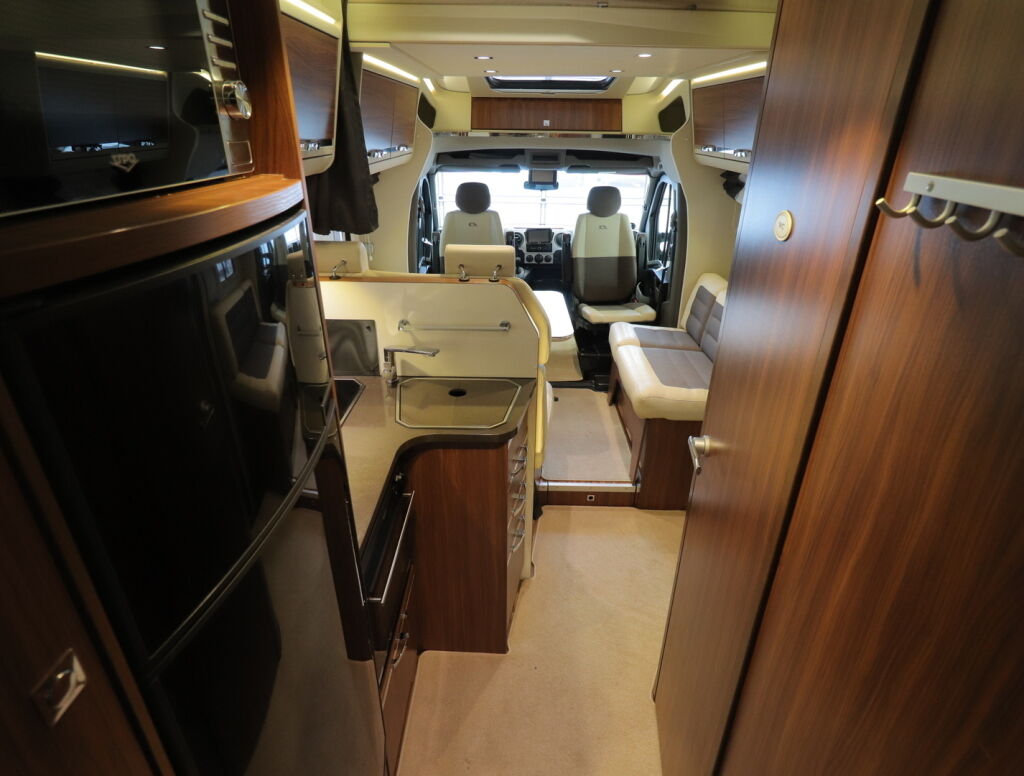 Adria Matrix Supreme M 687 SL 2016 Hopea