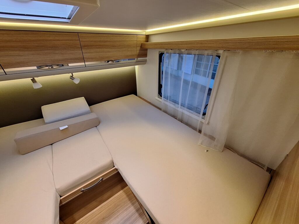 Adria MATRIX AXESS 670 SL 2017 Valkoinen