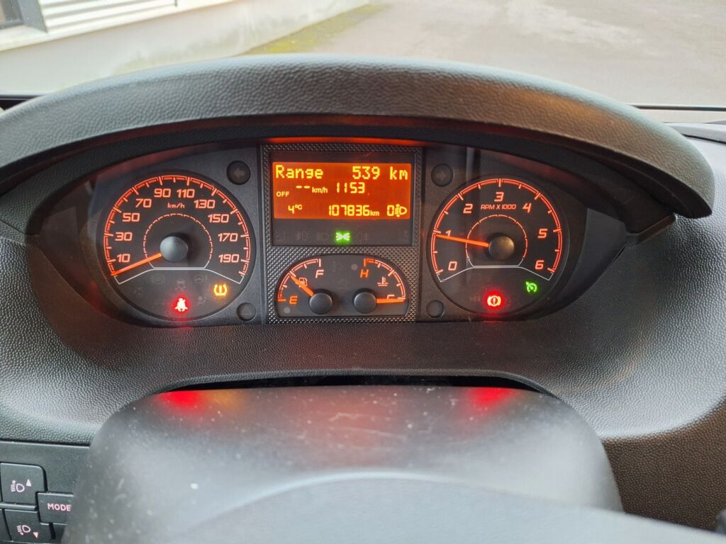 Adria MATRIX AXESS 670 SL 2017 Valkoinen