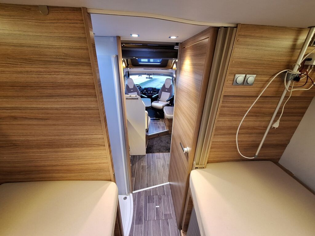 Adria MATRIX AXESS 670 SL 2017 Valkoinen