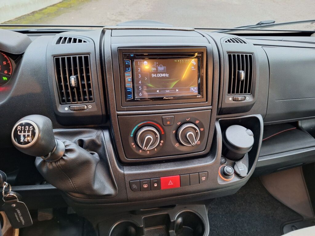 Adria MATRIX AXESS 670 SL 2017 Valkoinen