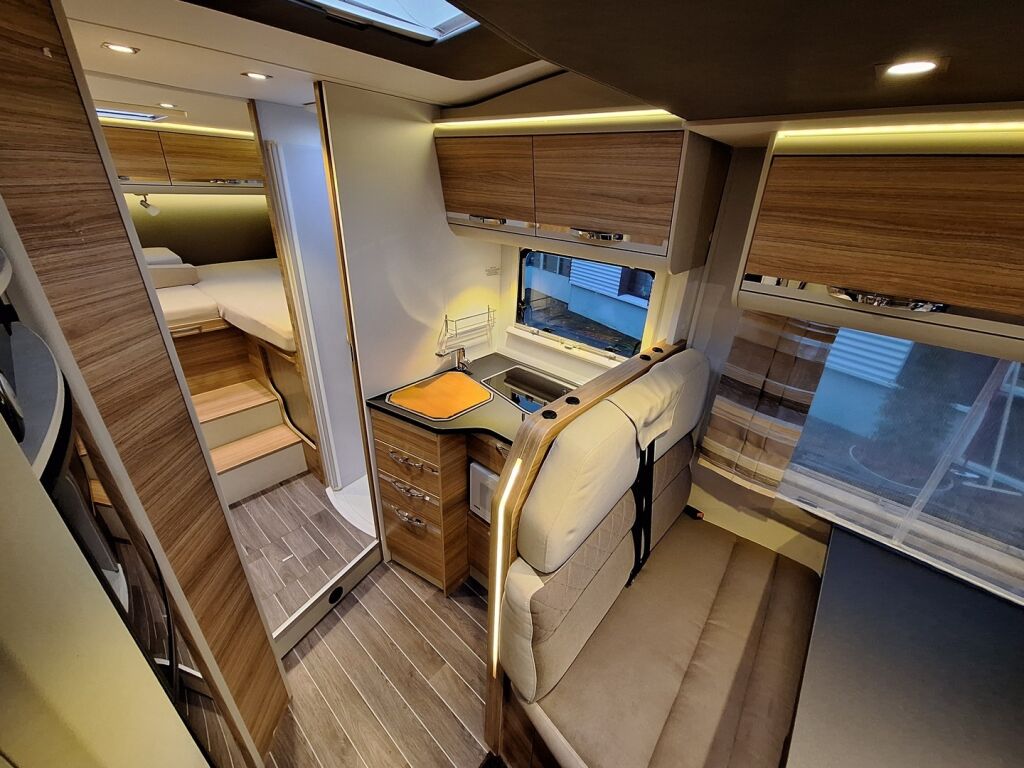 Adria MATRIX AXESS 670 SL 2017 Valkoinen