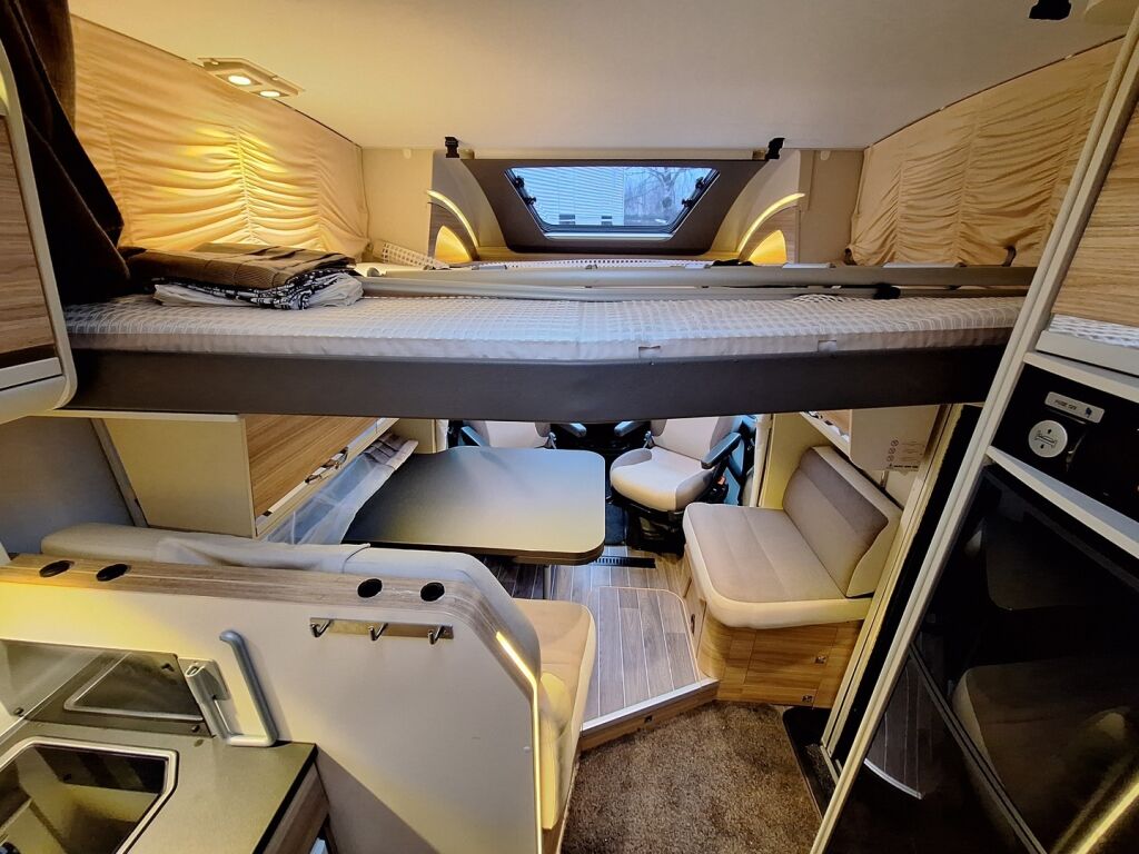 Adria MATRIX AXESS 670 SL 2017 Valkoinen