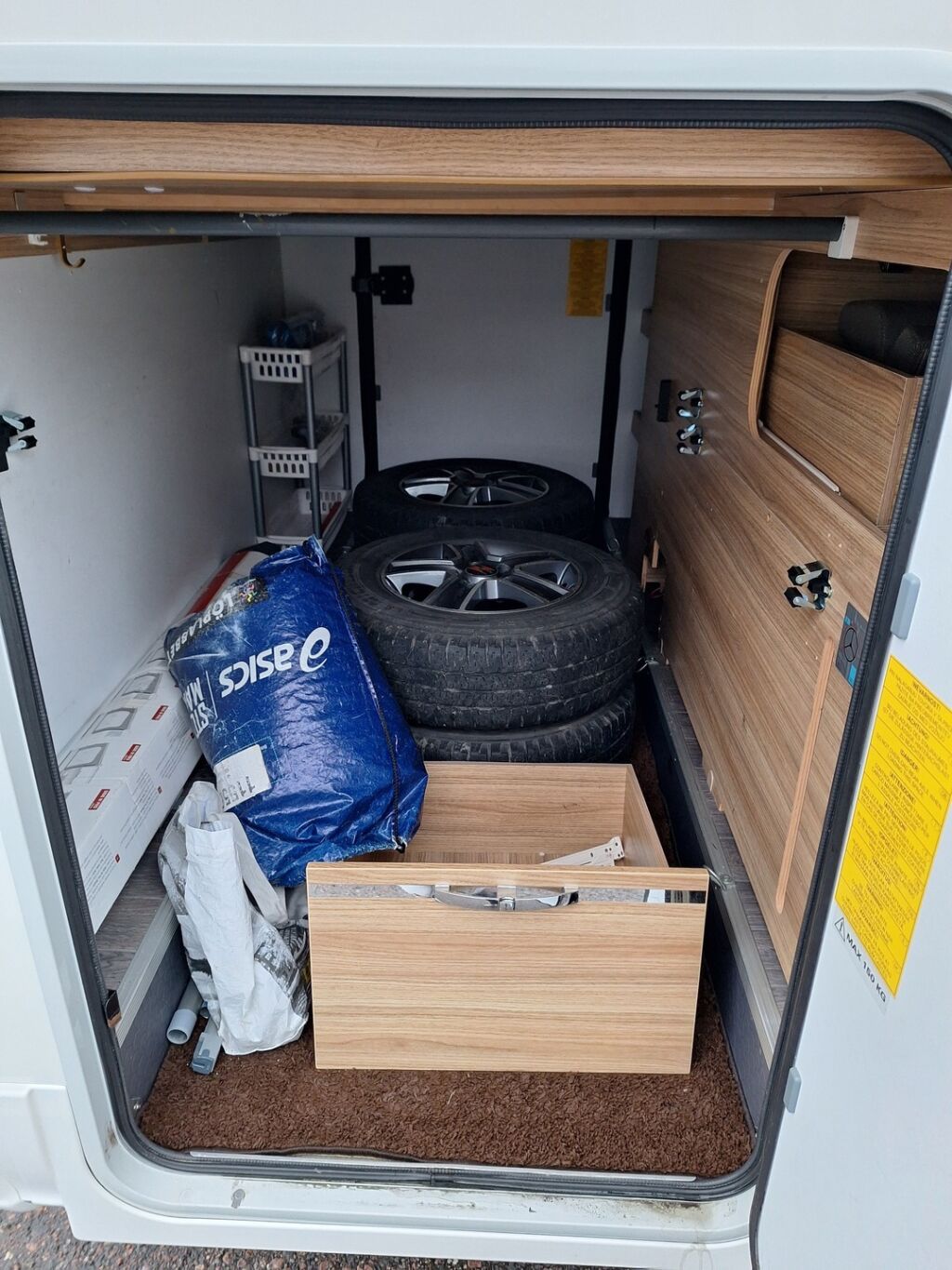 Adria MATRIX AXESS 670 SL 2017 Valkoinen