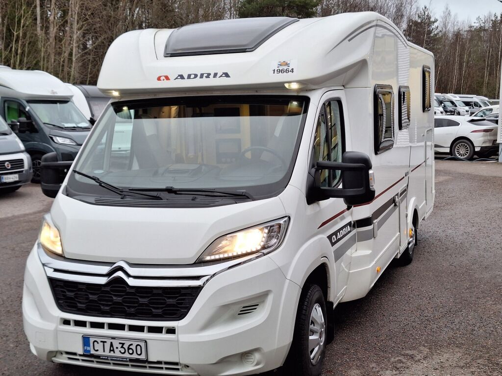 Adria MATRIX AXESS 670 SL 2017 Valkoinen