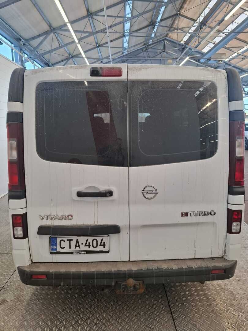 Opel Vivaro 2015 Valkoinen