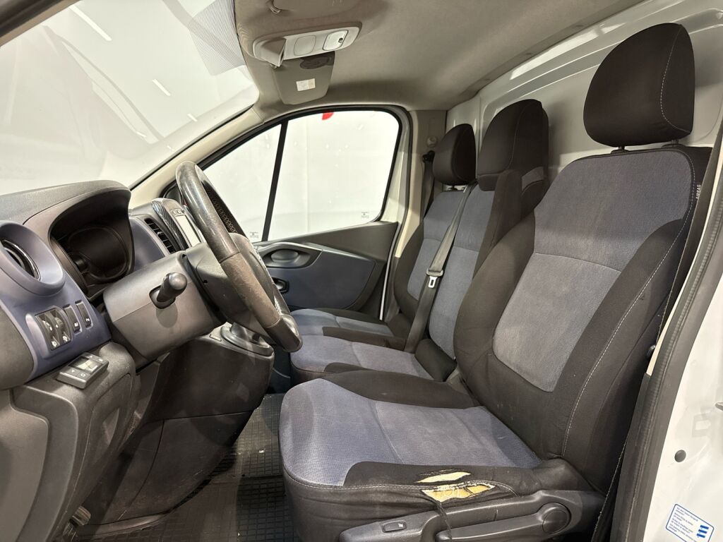 Opel Vivaro 2015 Valkoinen