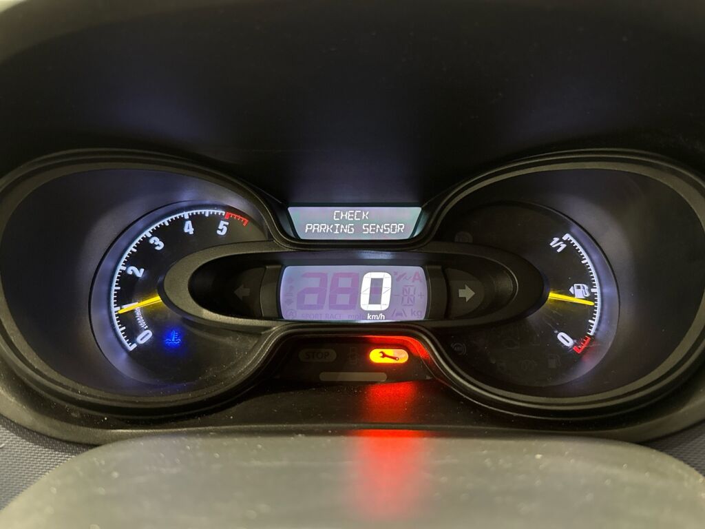 Opel Vivaro 2015 Valkoinen