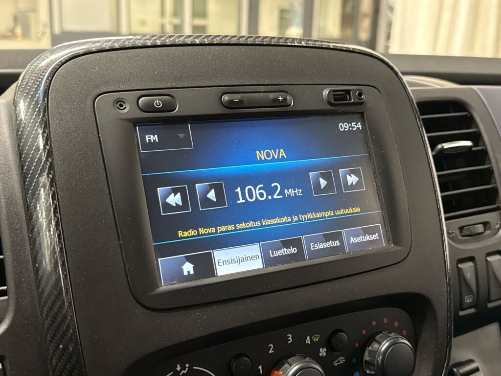 Opel Vivaro 2015 Valkoinen