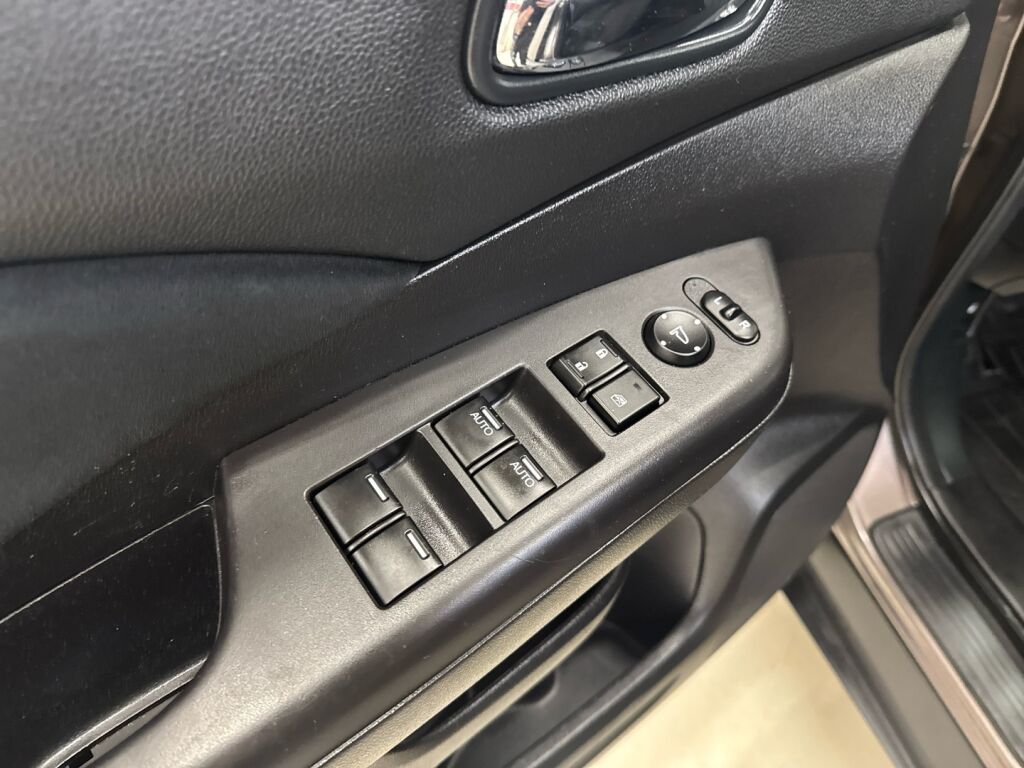 Honda CR-V 2015 Ruskea (beige)