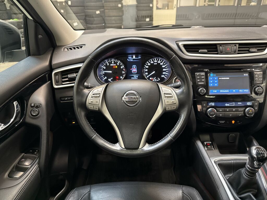Nissan Qashqai 2015 Valkoinen