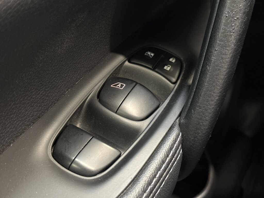 Nissan Qashqai 2015 Valkoinen