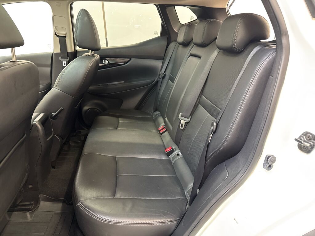 Nissan Qashqai 2015 Valkoinen