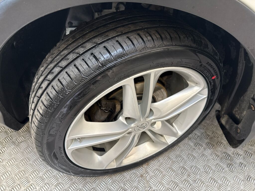 Nissan Qashqai 2015 Valkoinen