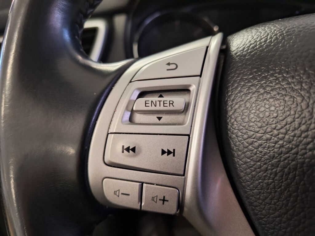 Nissan Qashqai 2015 Valkoinen