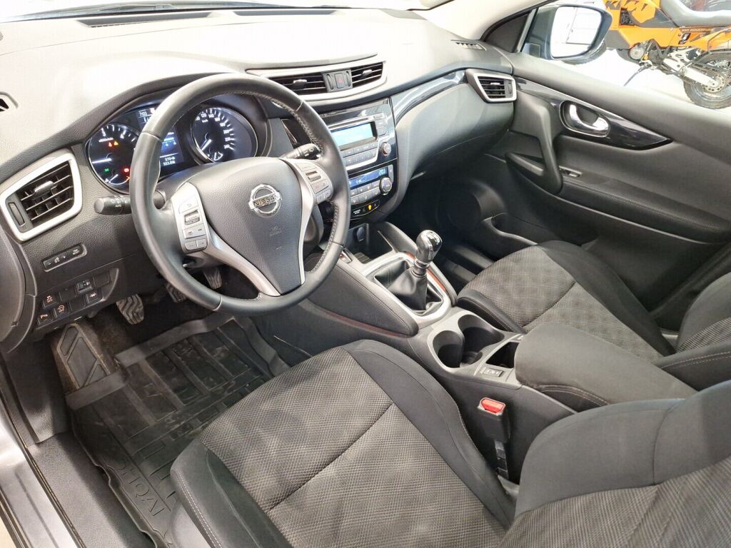 Nissan Qashqai 2015 Harmaa