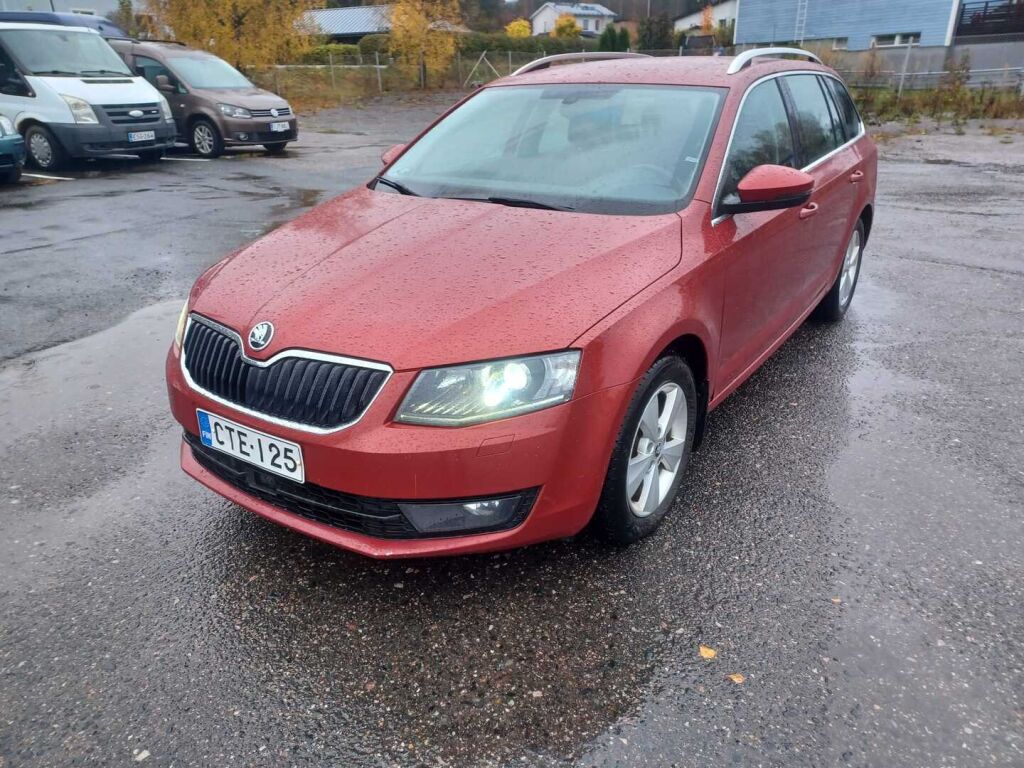 Skoda Octavia 2015 Punainen