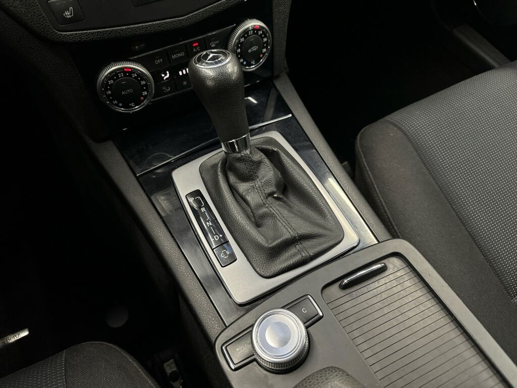 Mercedes-Benz C 2008 Harmaa