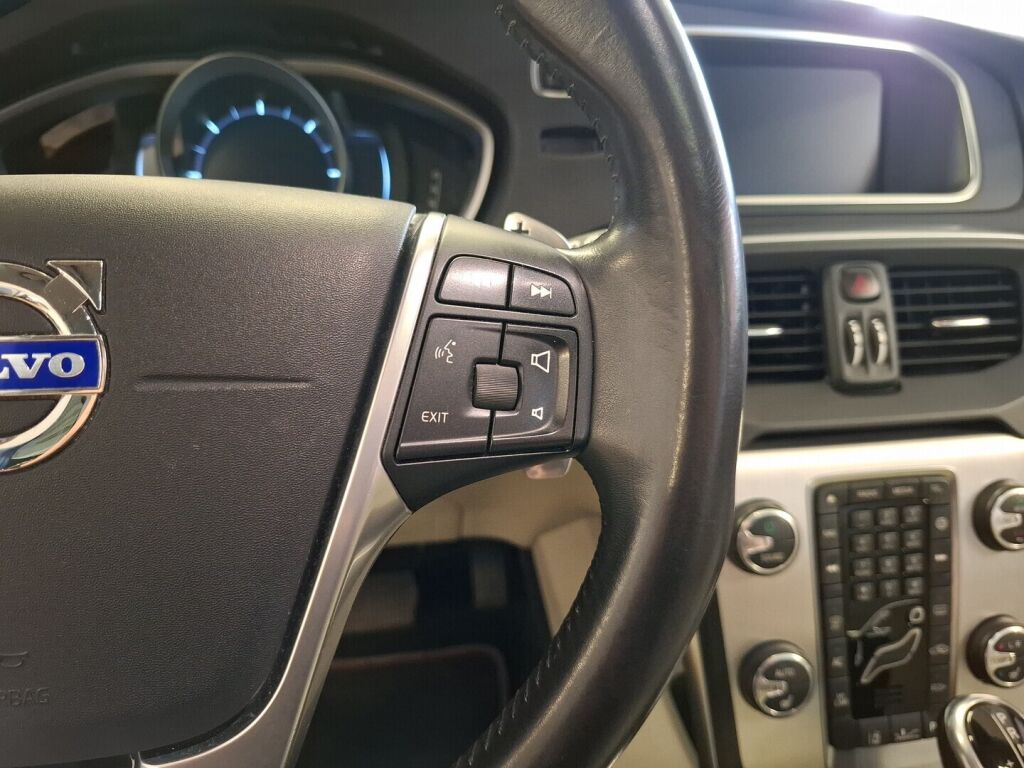 Volvo V40 Cross Country 2015 Harmaa
