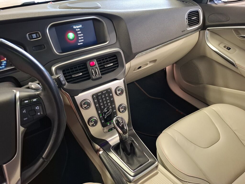 Volvo V40 Cross Country 2015 Harmaa