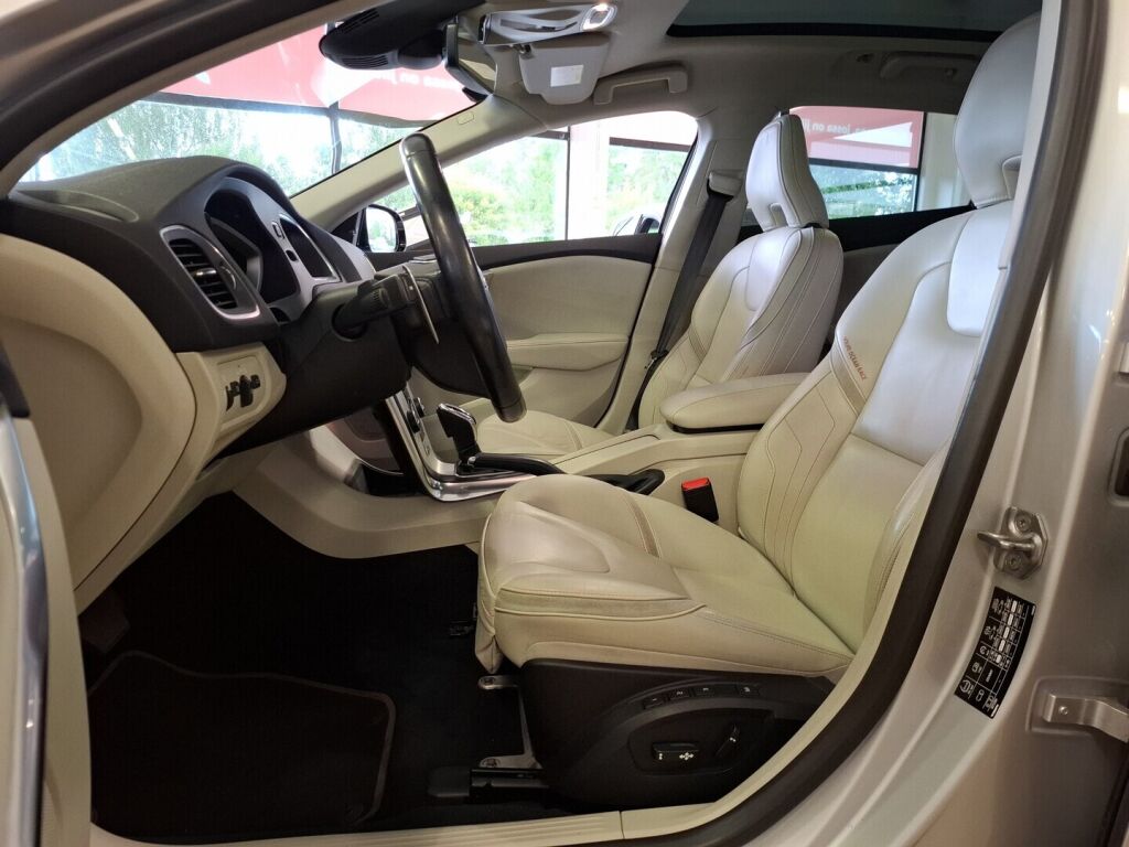 Volvo V40 Cross Country 2015 Harmaa