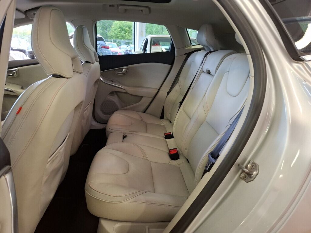 Volvo V40 Cross Country 2015 Harmaa