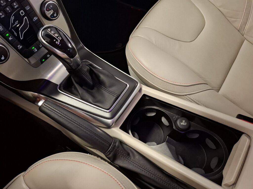 Volvo V40 Cross Country 2015 Harmaa