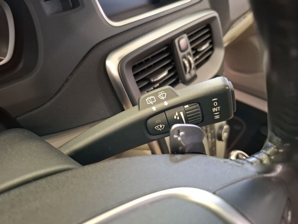 Volvo V40 Cross Country 2015 Harmaa