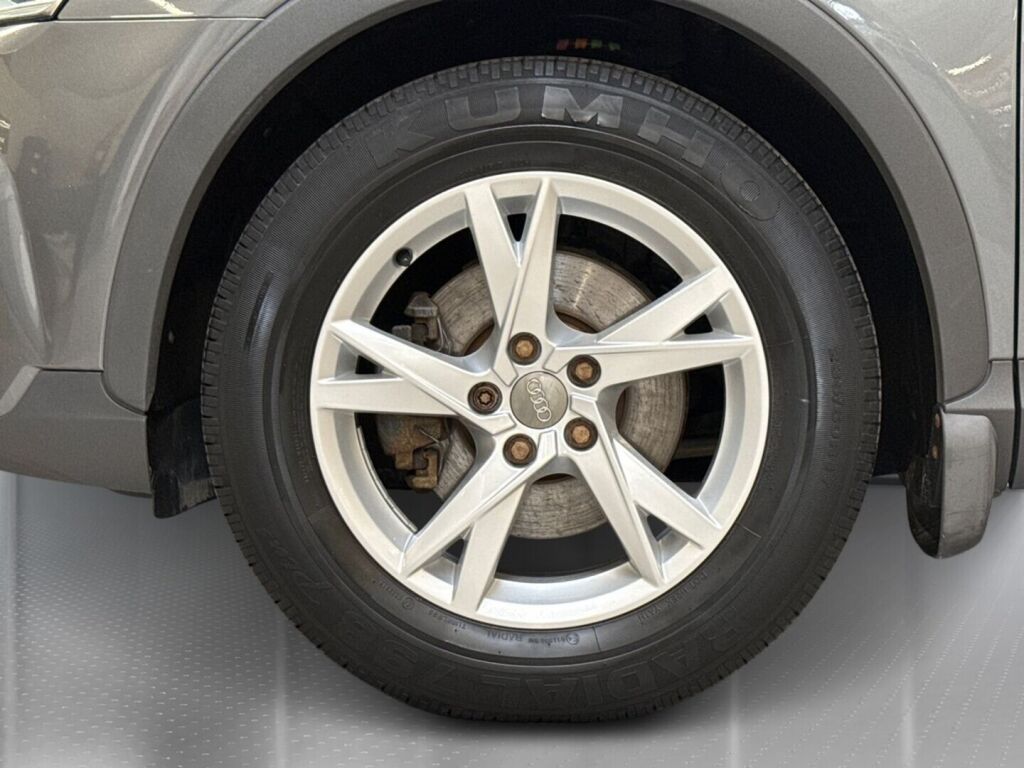 Audi Q3 2015 Harmaa