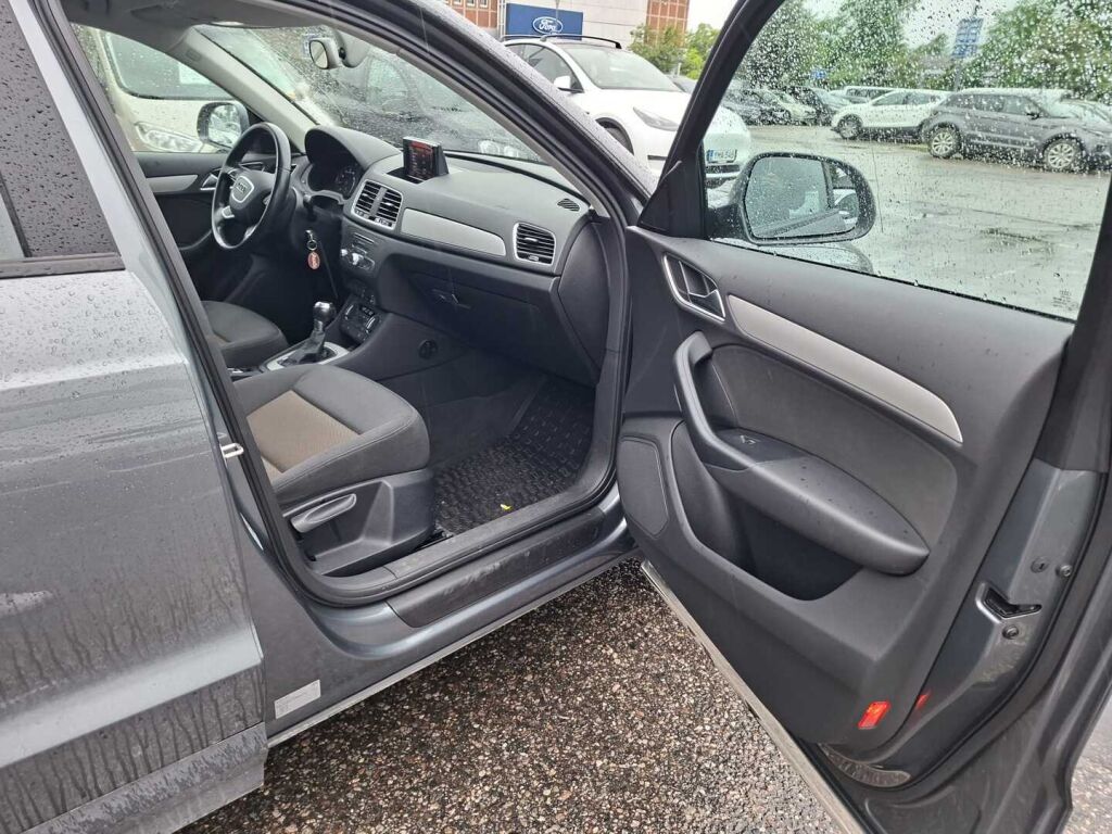 Audi Q3 2015 Harmaa