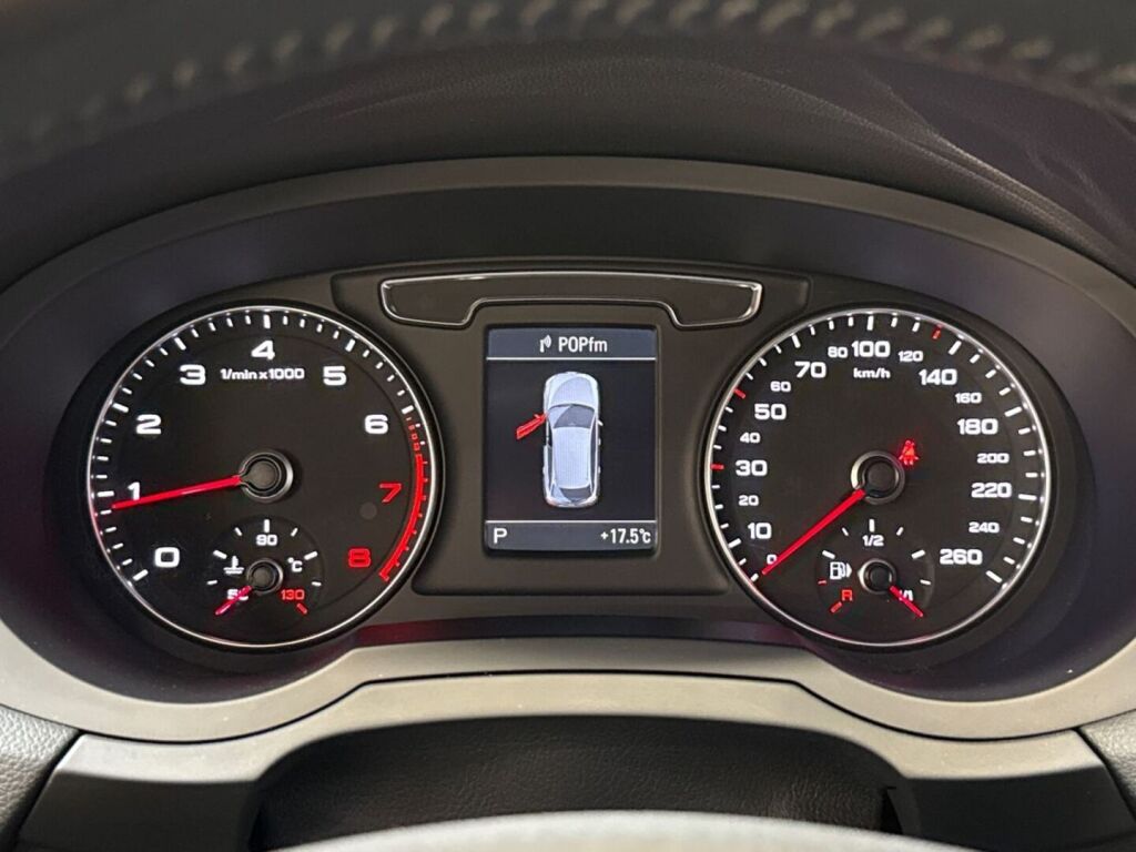 Audi Q3 2015 Harmaa
