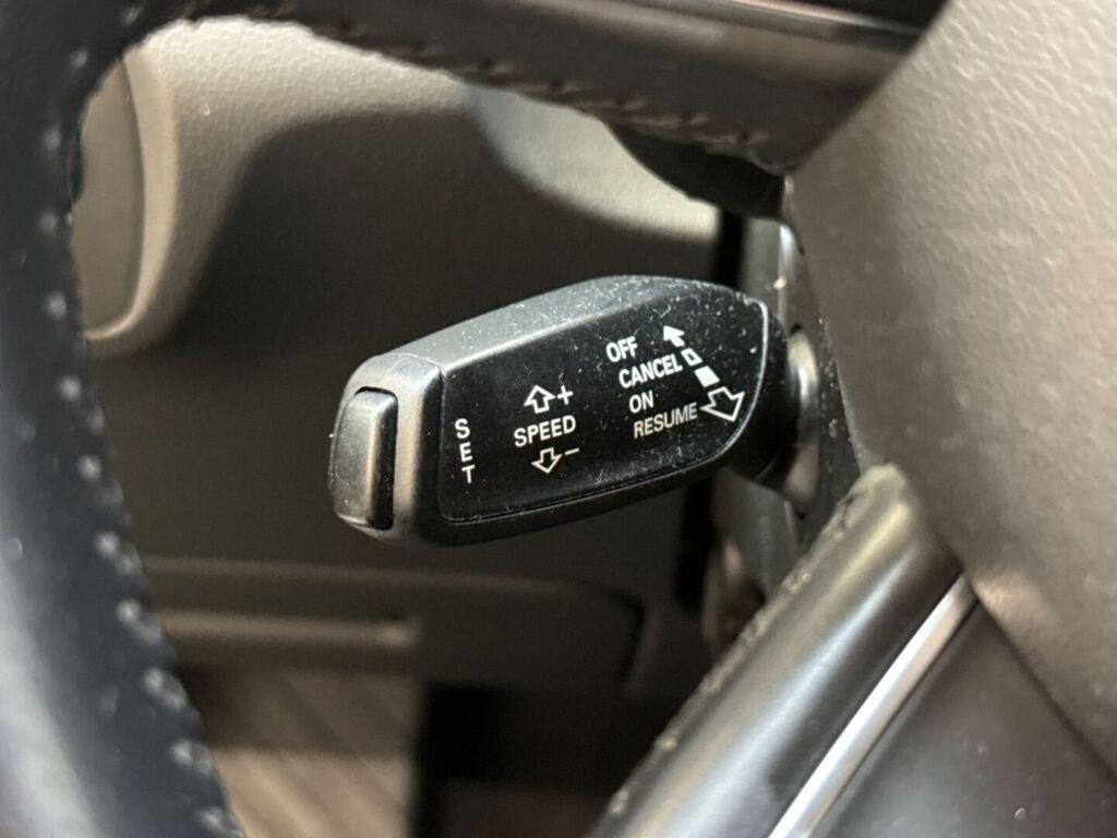 Audi Q3 2015 Harmaa