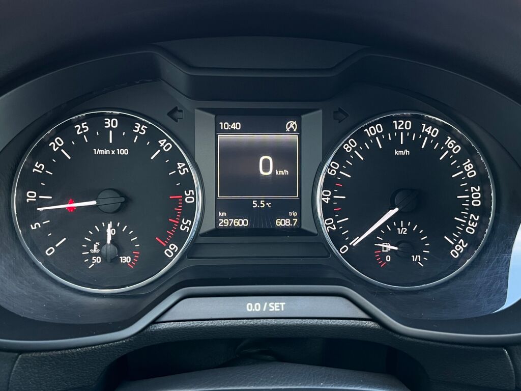 Skoda Octavia 2015 Ruskea (beige)