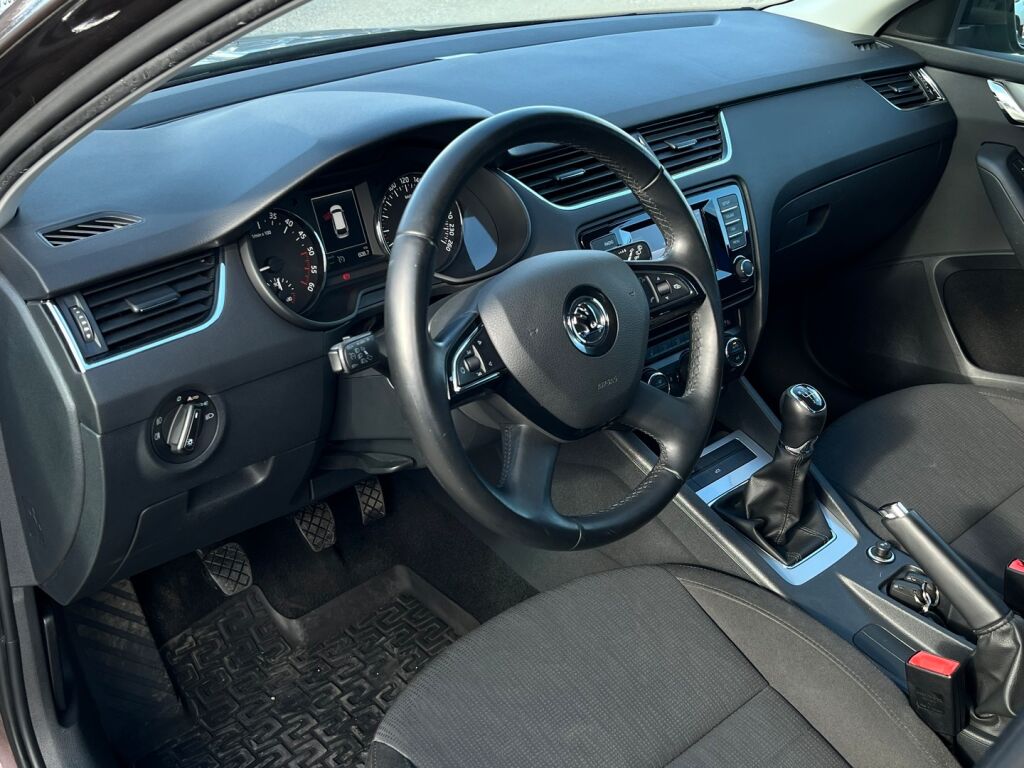 Skoda Octavia 2015 Ruskea (beige)