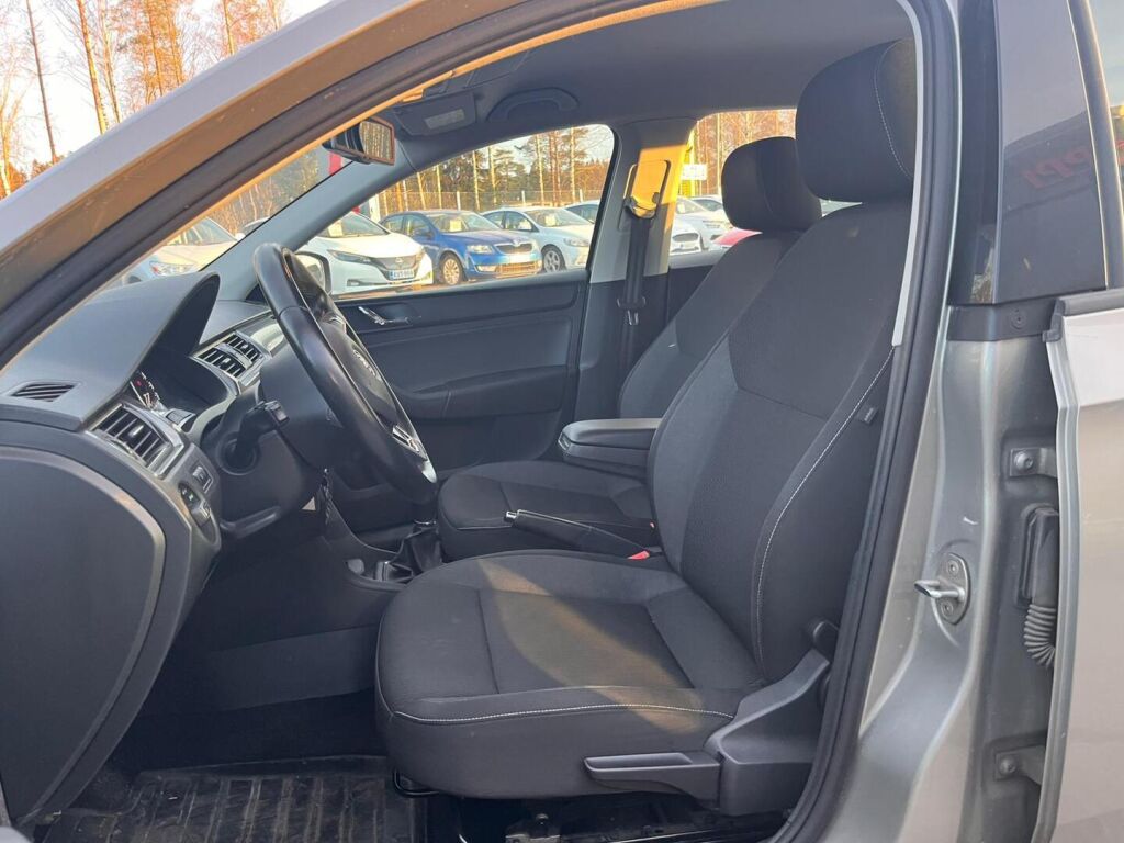 Skoda Rapid 2015 Ruskea (beige)