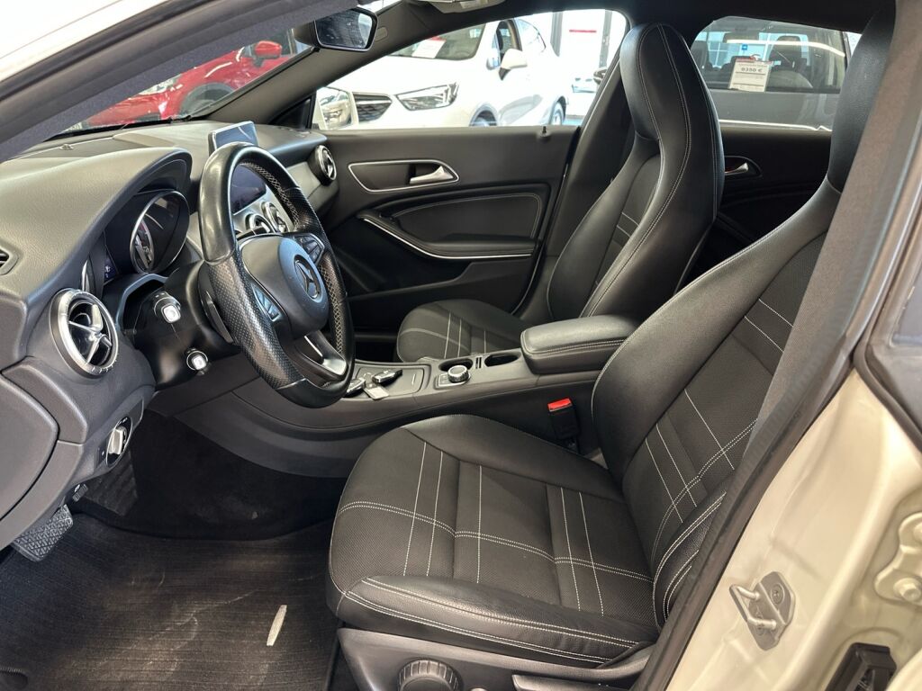 Mercedes-Benz CLA 2015 Valkoinen
