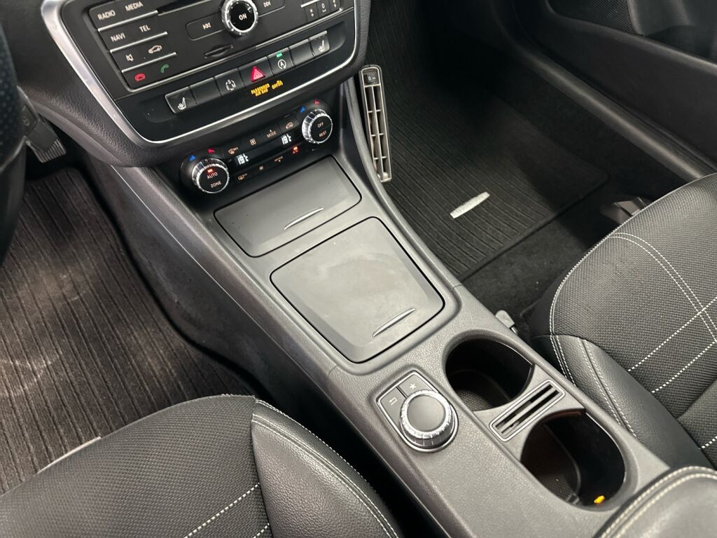 Mercedes-Benz CLA 2015 Valkoinen