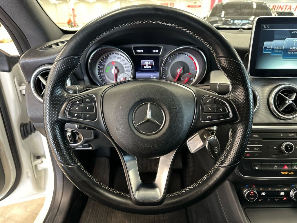 Mercedes-Benz CLA 2015 Valkoinen