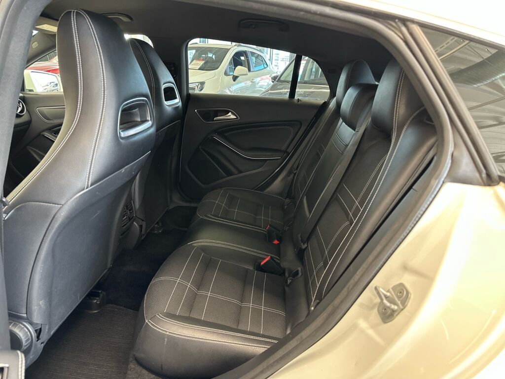 Mercedes-Benz CLA 2015 Valkoinen