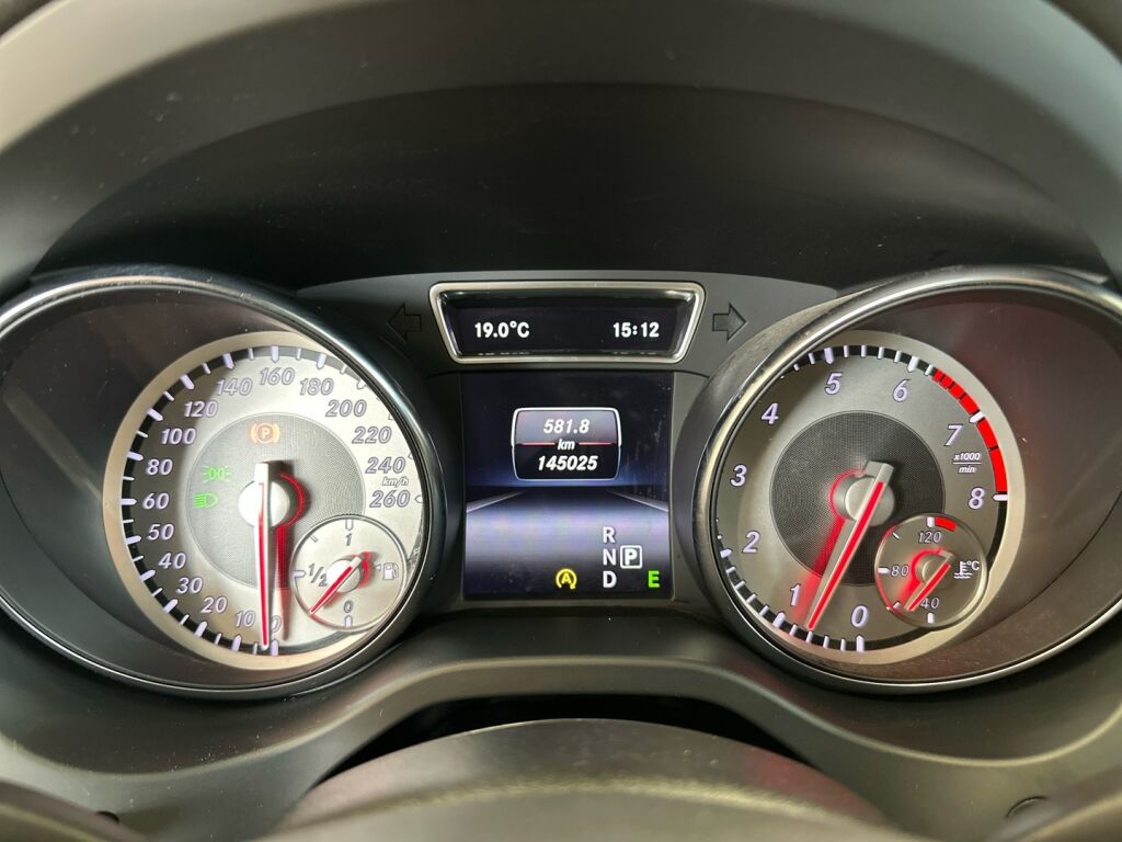 Mercedes-Benz CLA 2015 Valkoinen