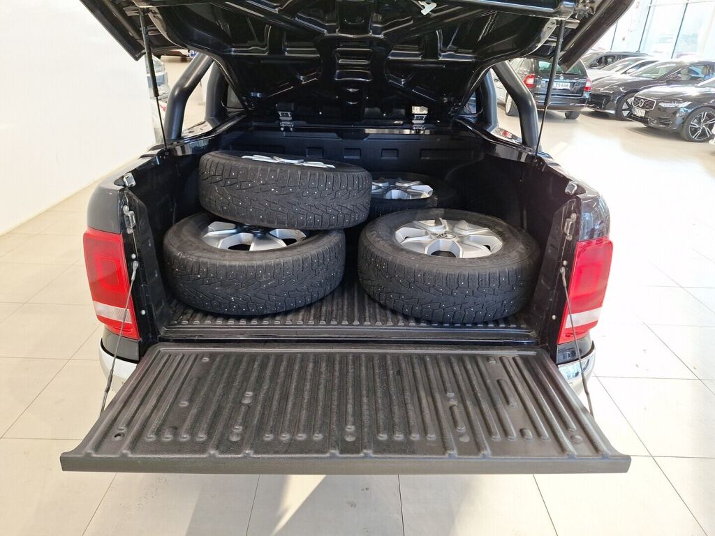 Volkswagen Amarok 2015 Musta