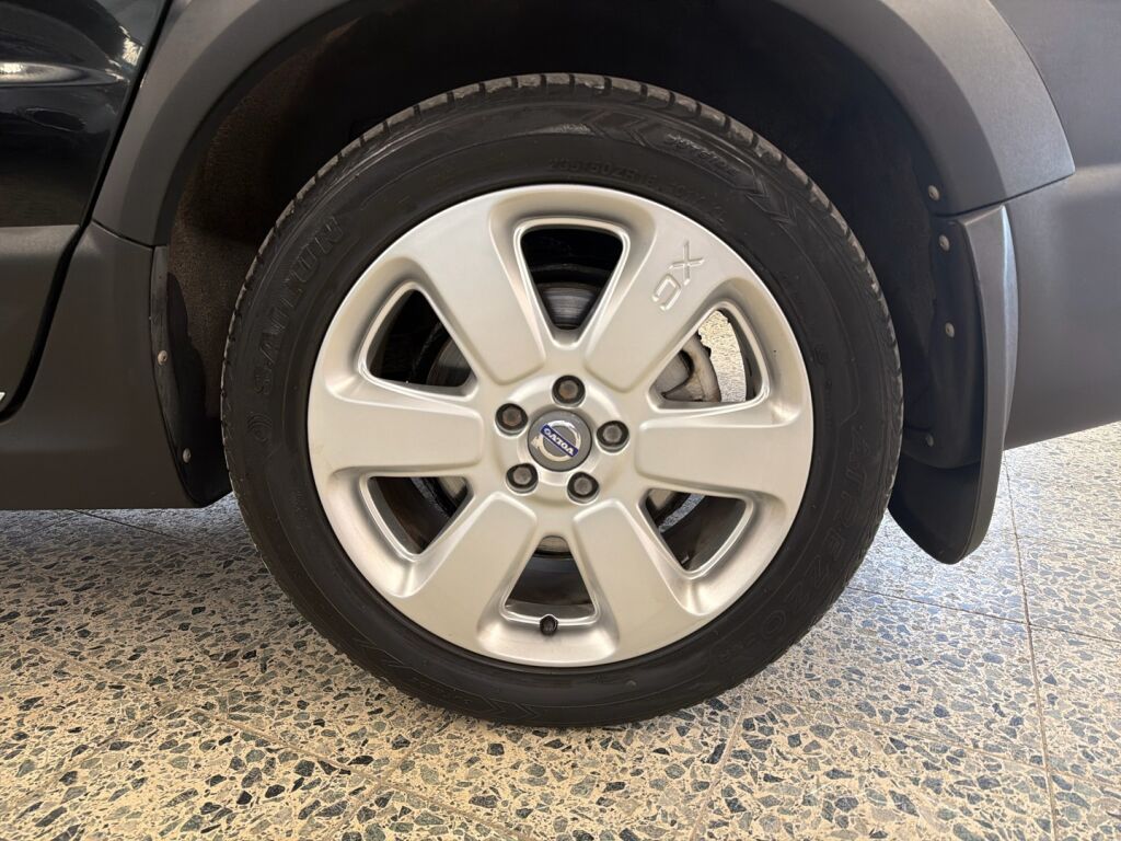 Volvo XC70 2008 Musta