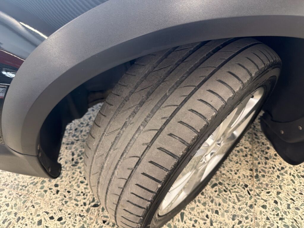 Volvo XC70 2008 Musta