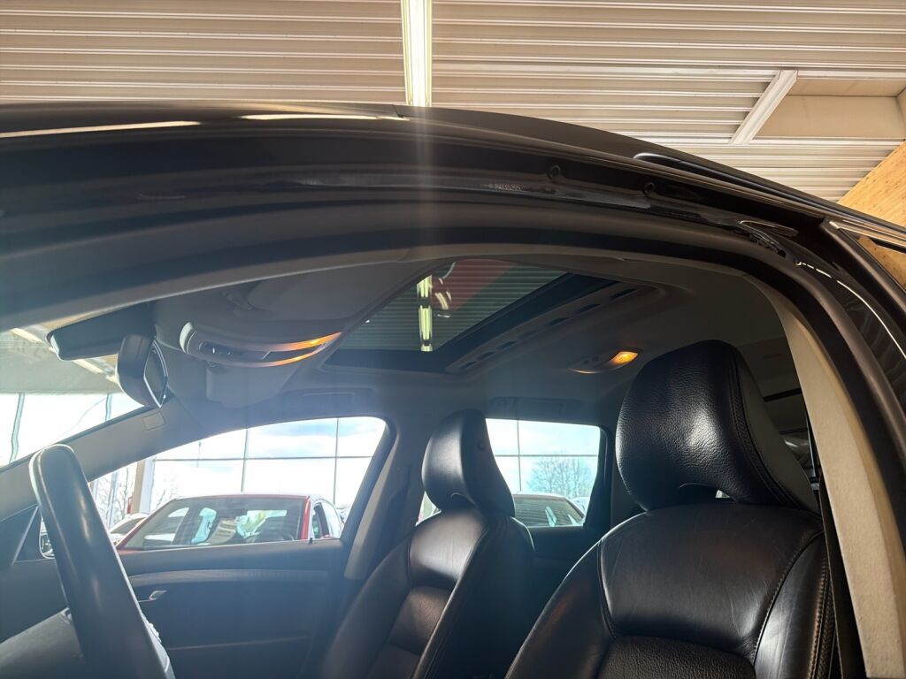 Volvo XC70 2008 Musta